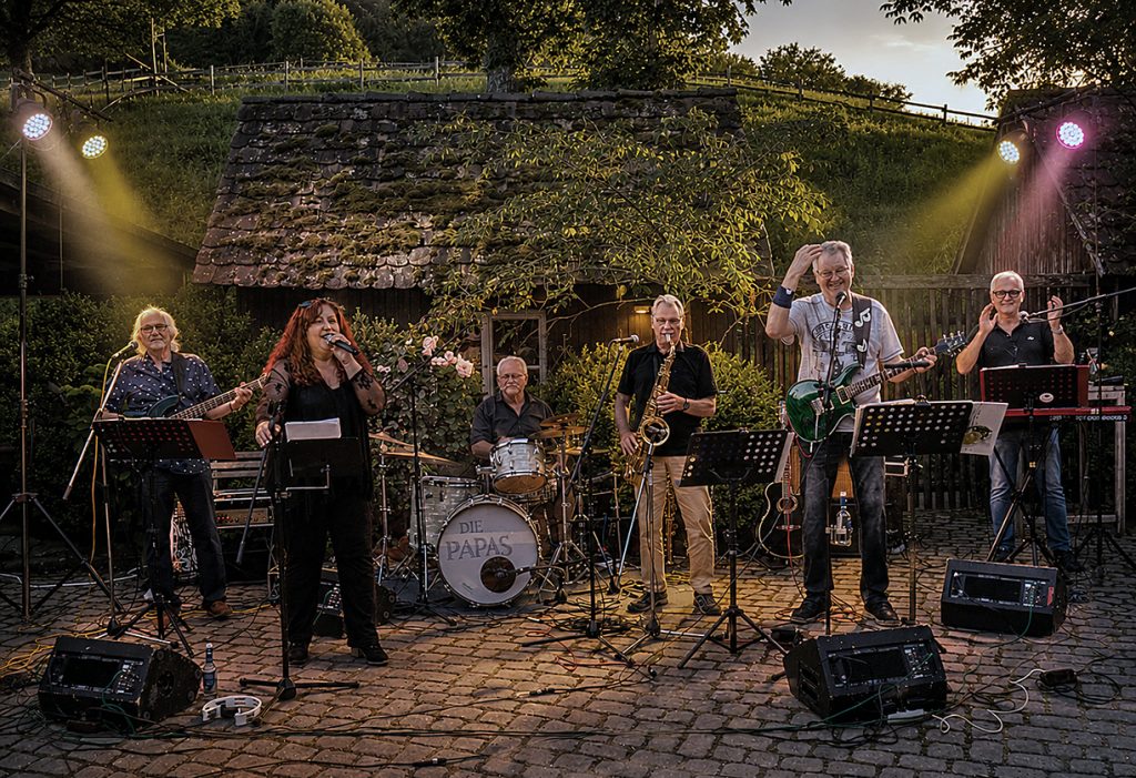 DIE PAPAS-Rock-Atmosphäre im Fachwerk-Idyll, in der Eselsmühle, I'm Siebenmühlental